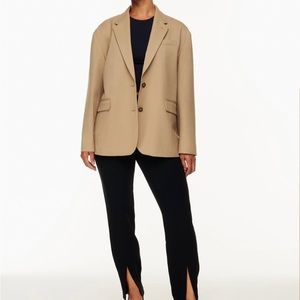Selling a •brand new•, with tags, #Aritiza blazer! Never been worn!!!